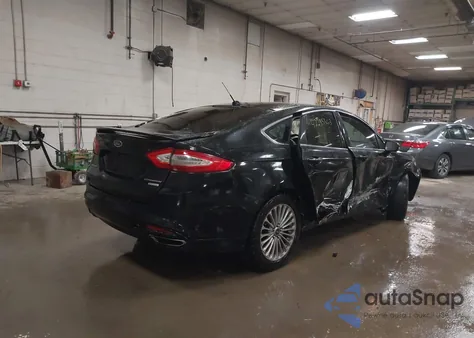 2013 Ford Fusion Titanium z USA, uszkodzony, nr VIN 3FA6P0K98DR311303
